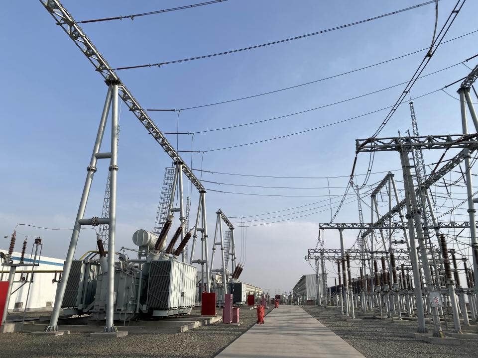 国网资深专家至司指导110kV变电站运行管理工作